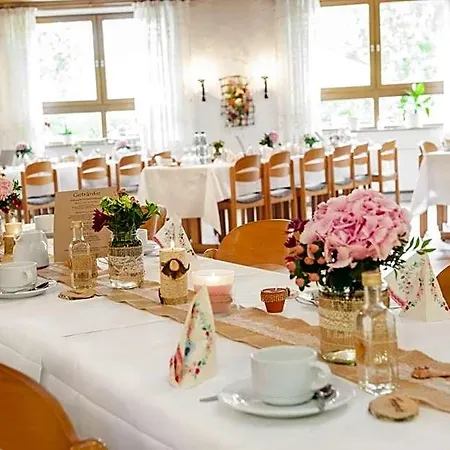 Landgasthof Schwarz 2*